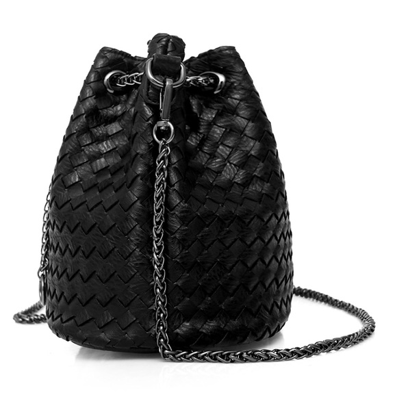 🆕 FLORENCE Weaved Drawstring Bucket Bag - Picture 2 of 8
